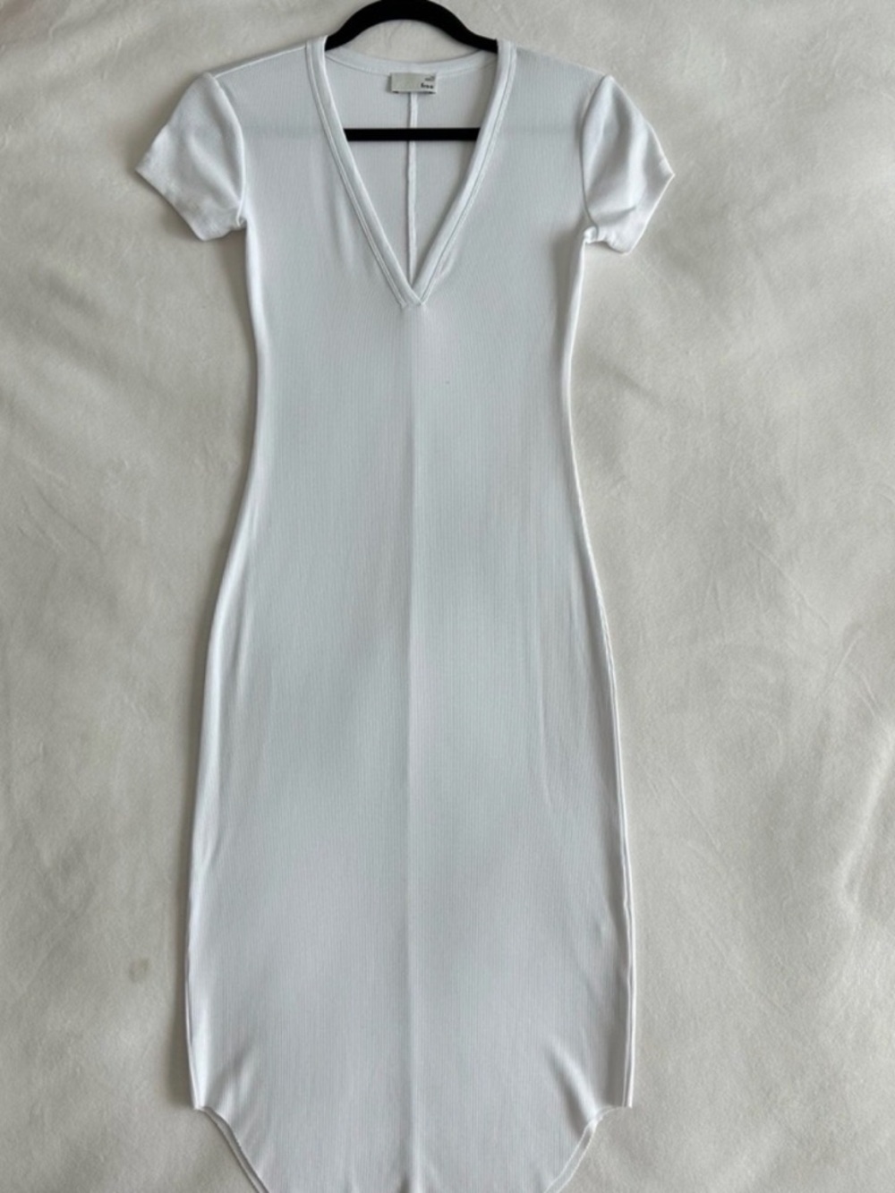 Aritzia Wilfred White V Neck T-Shirt Dress